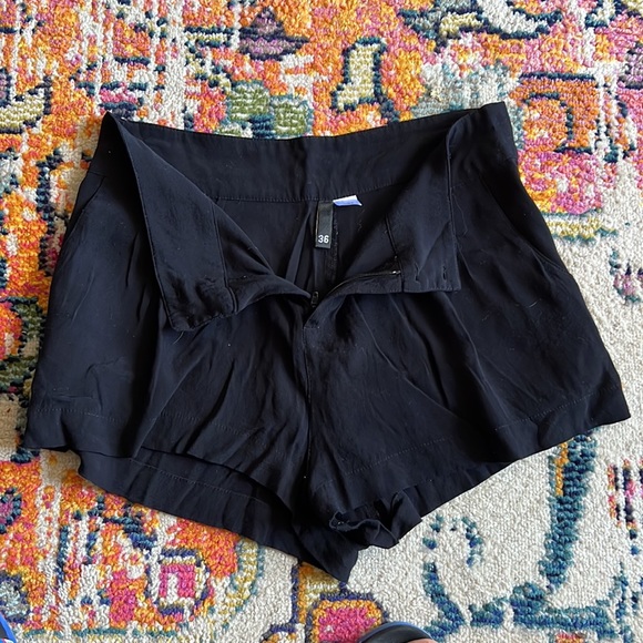 Black Flowy Highwaisted Shorts - Picture 3 of 3